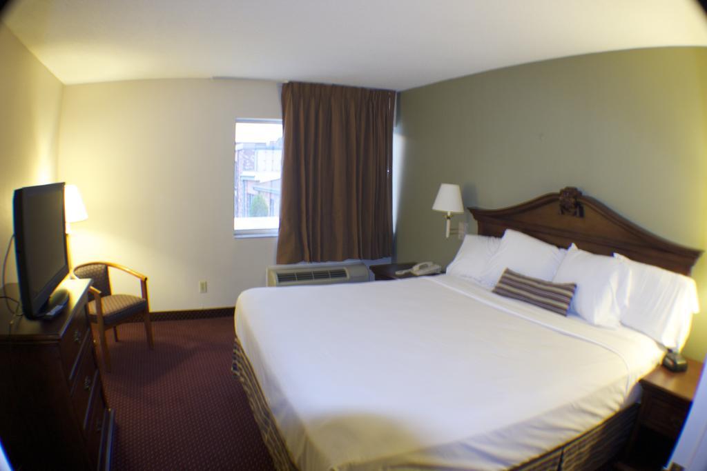 The Garden Inn Elkhart Exterior foto