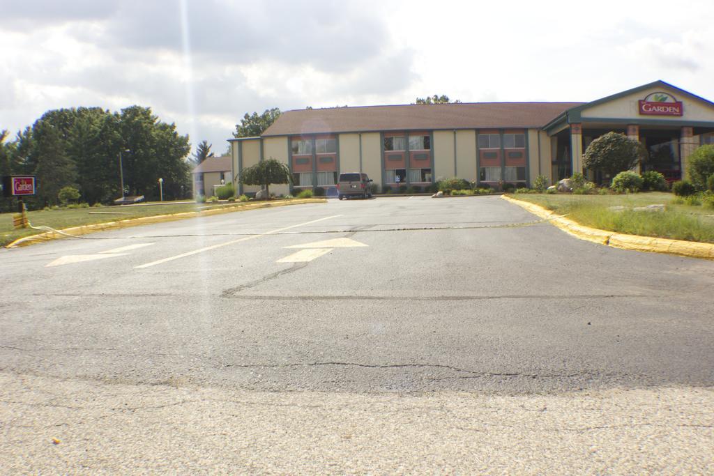 The Garden Inn Elkhart Exterior foto
