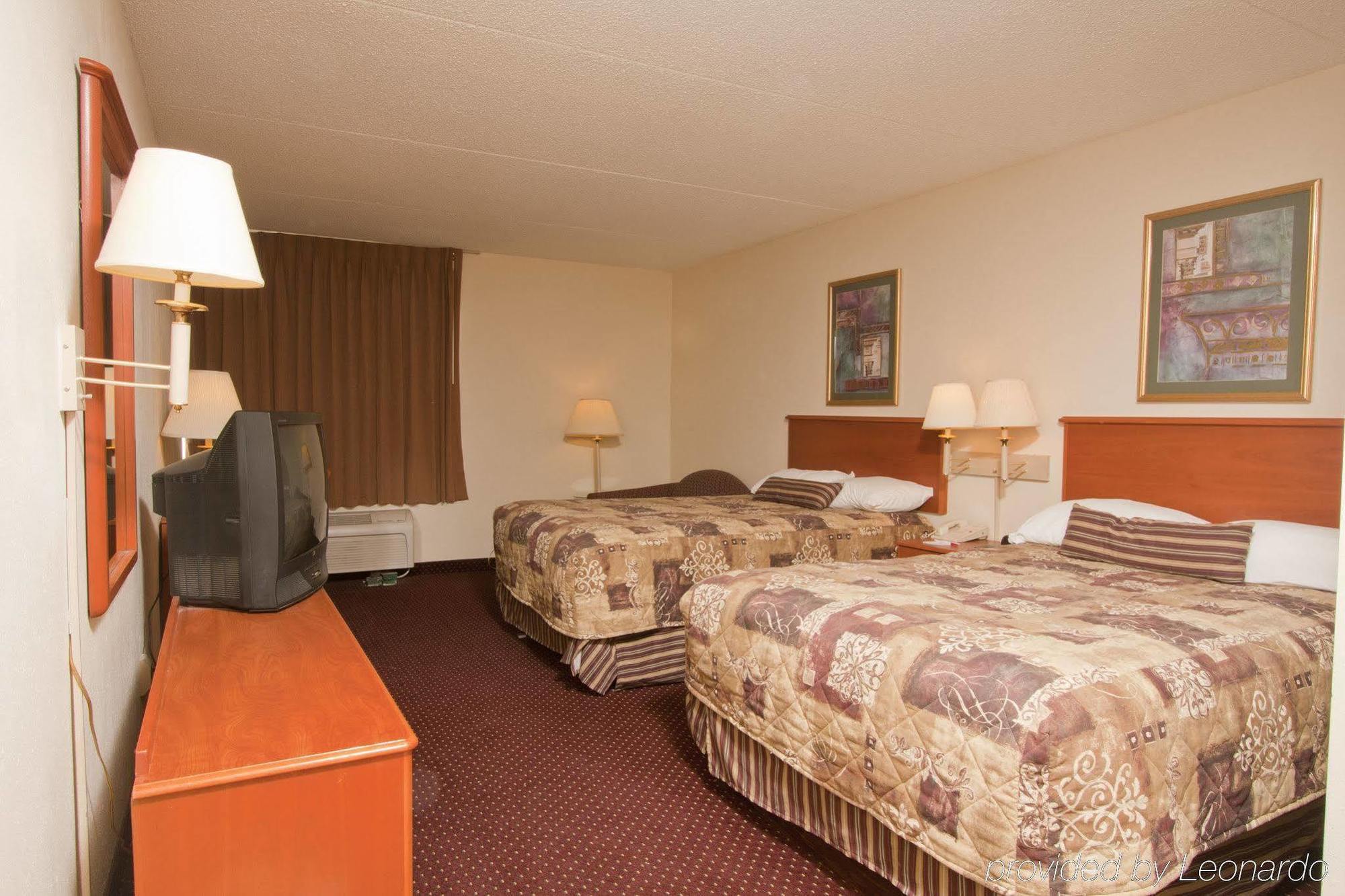 The Garden Inn Elkhart Habitación foto