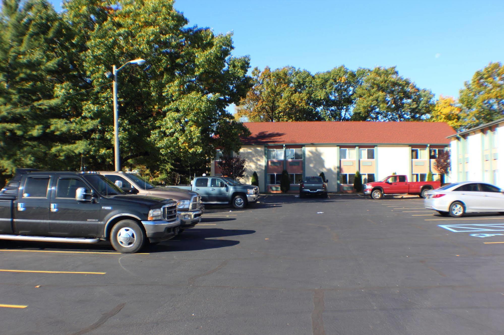 The Garden Inn Elkhart Exterior foto